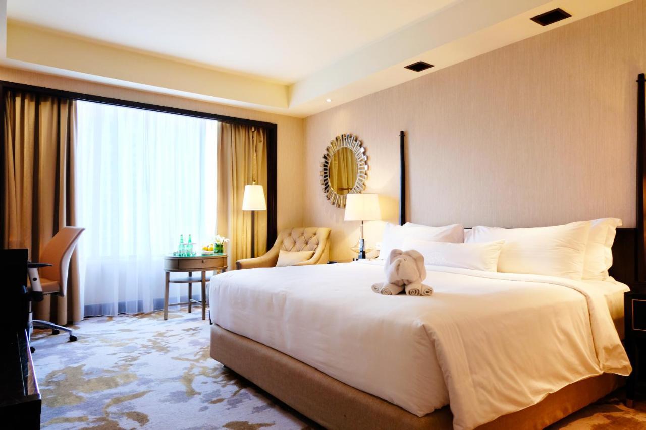 Hotel Ayana Midplaza