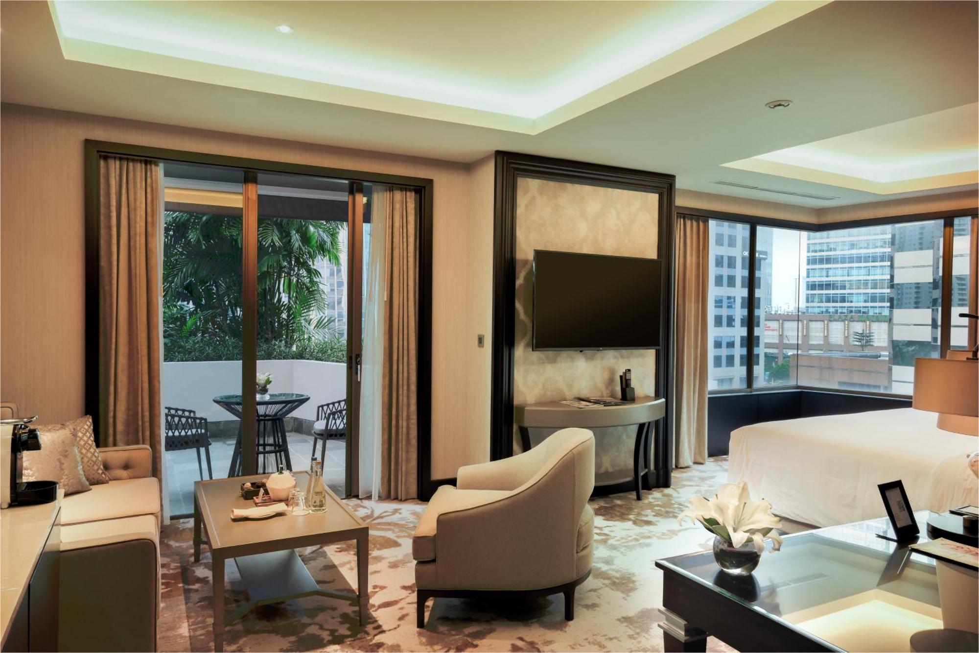 Hotel Ayana Midplaza 5*