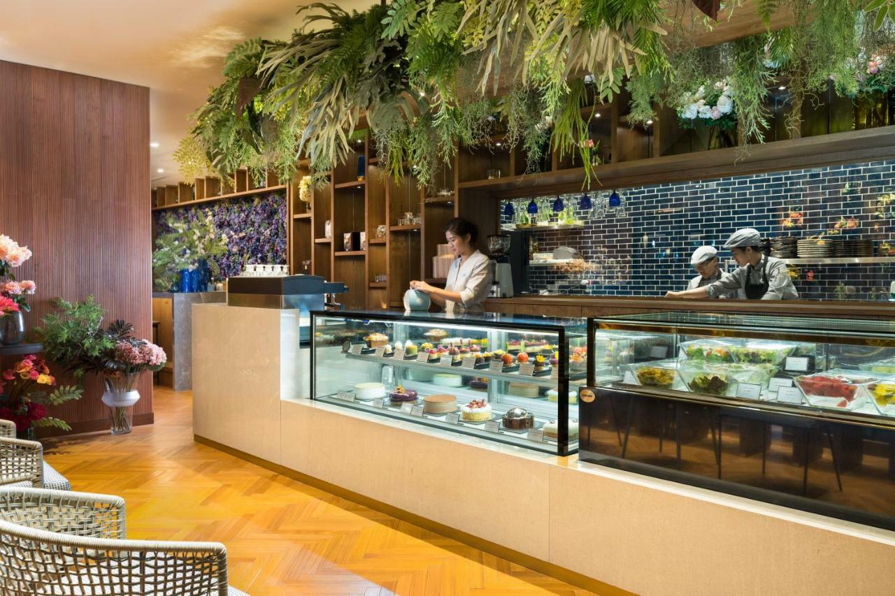Hotel Ayana Midplaza